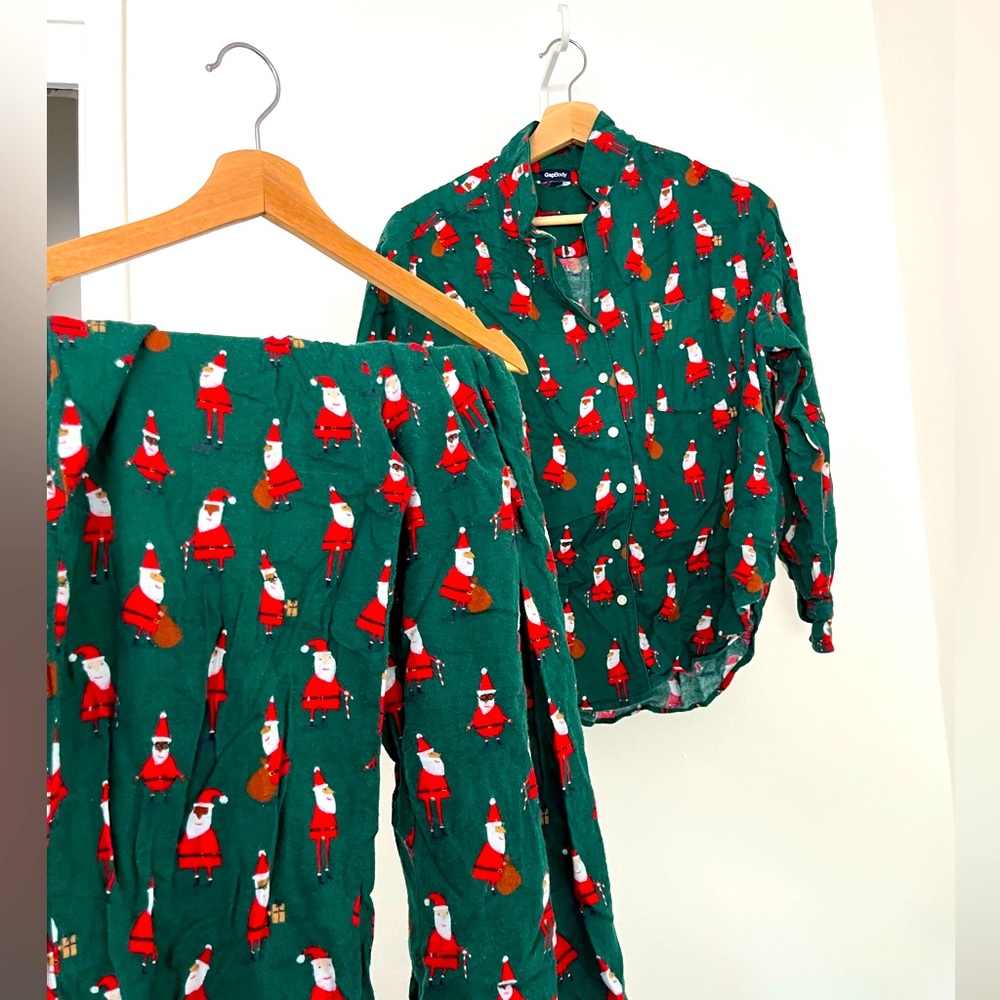GapBody Flannel Santa Christmas Pajama Set